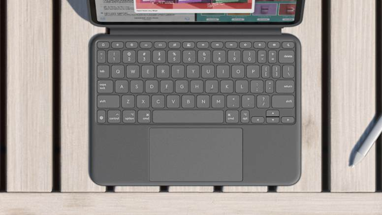 Bàn phím Logitech Combo Touch for iPad Pro M5