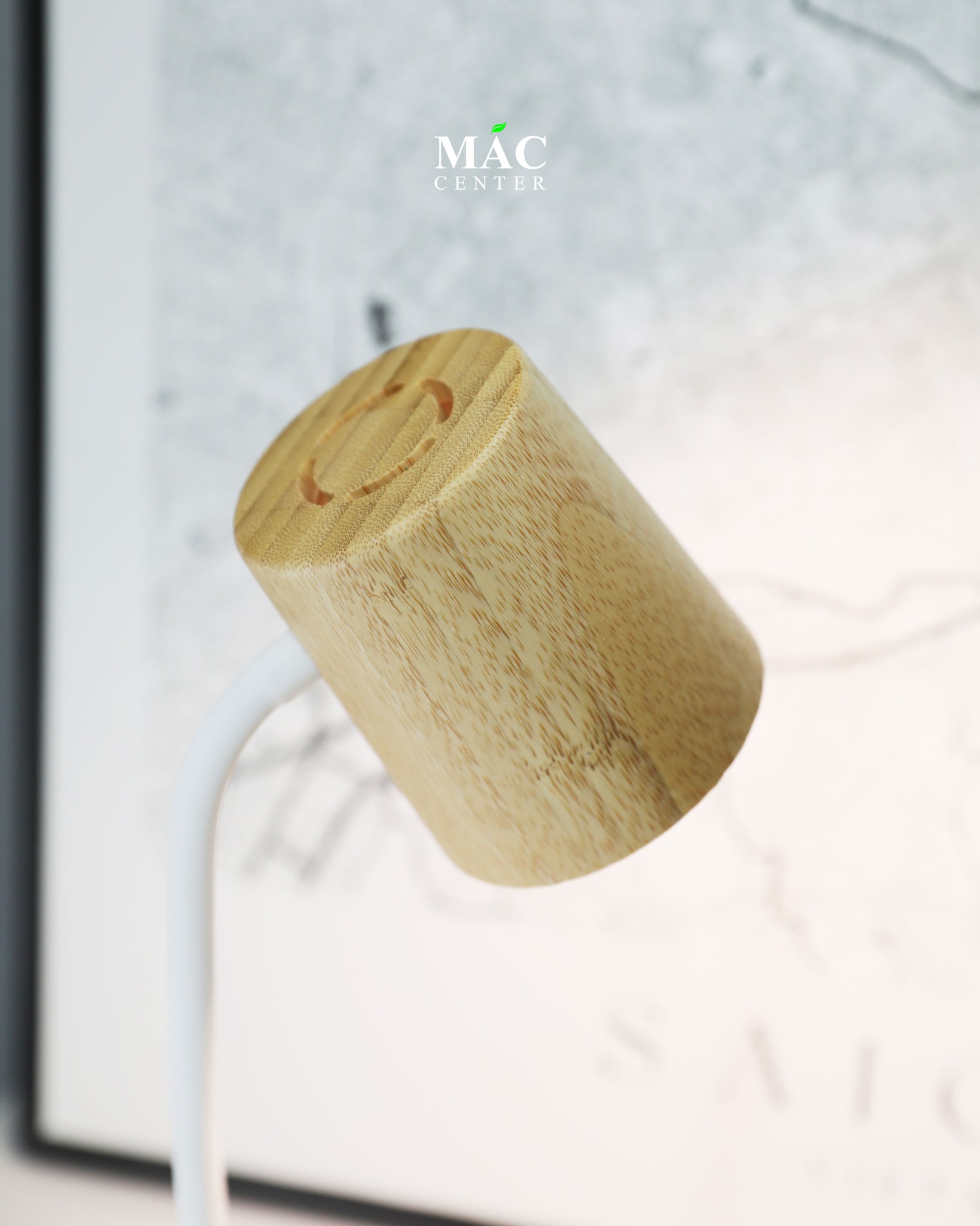 Đèn bàn Motom GST016W Đèn bàn Motom GST016W