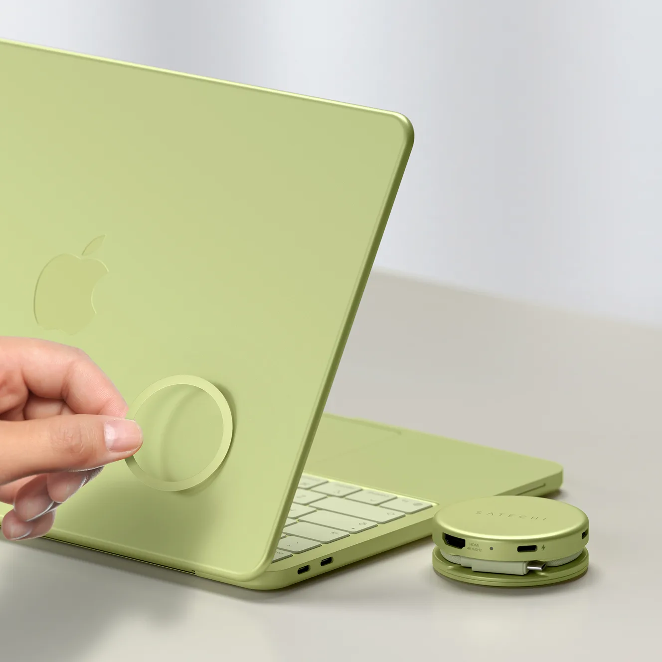 Hub Satechi OnTheGo 5-in-1 Multiport Adapter