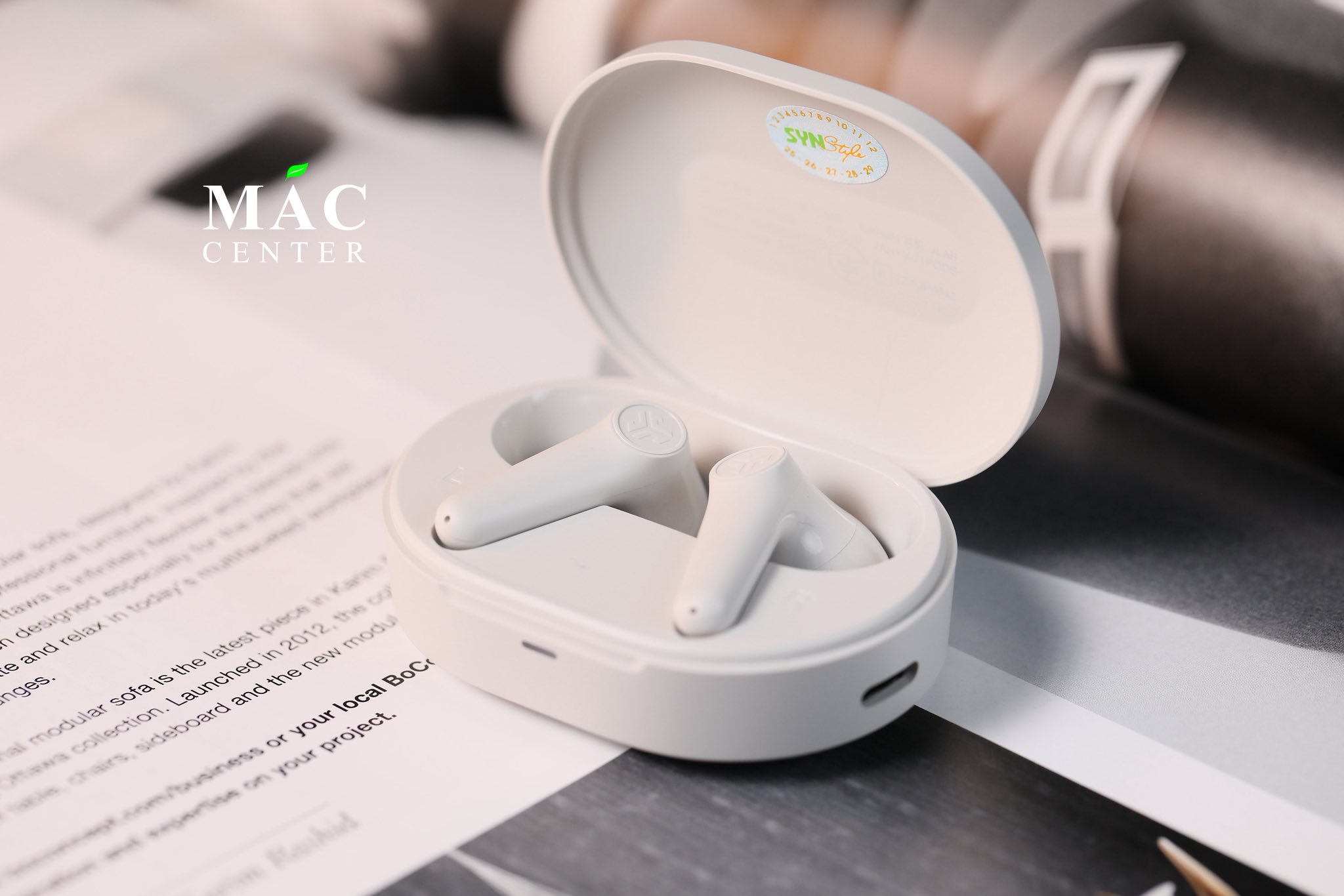 Tai nghe JLab J1 Open Pods White