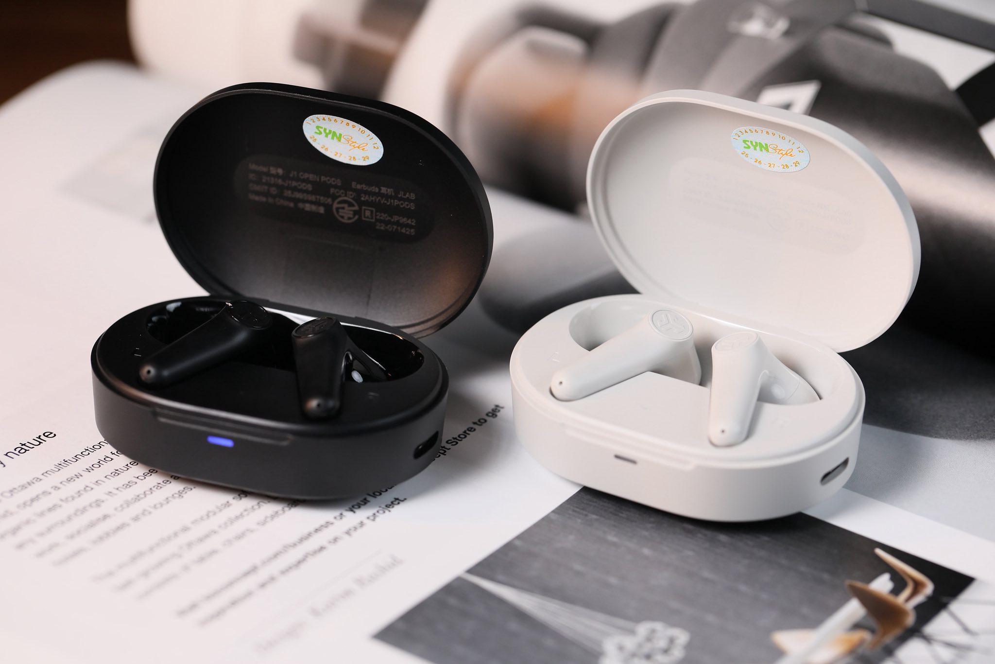 Tai nghe JLab J1 Open Pods White