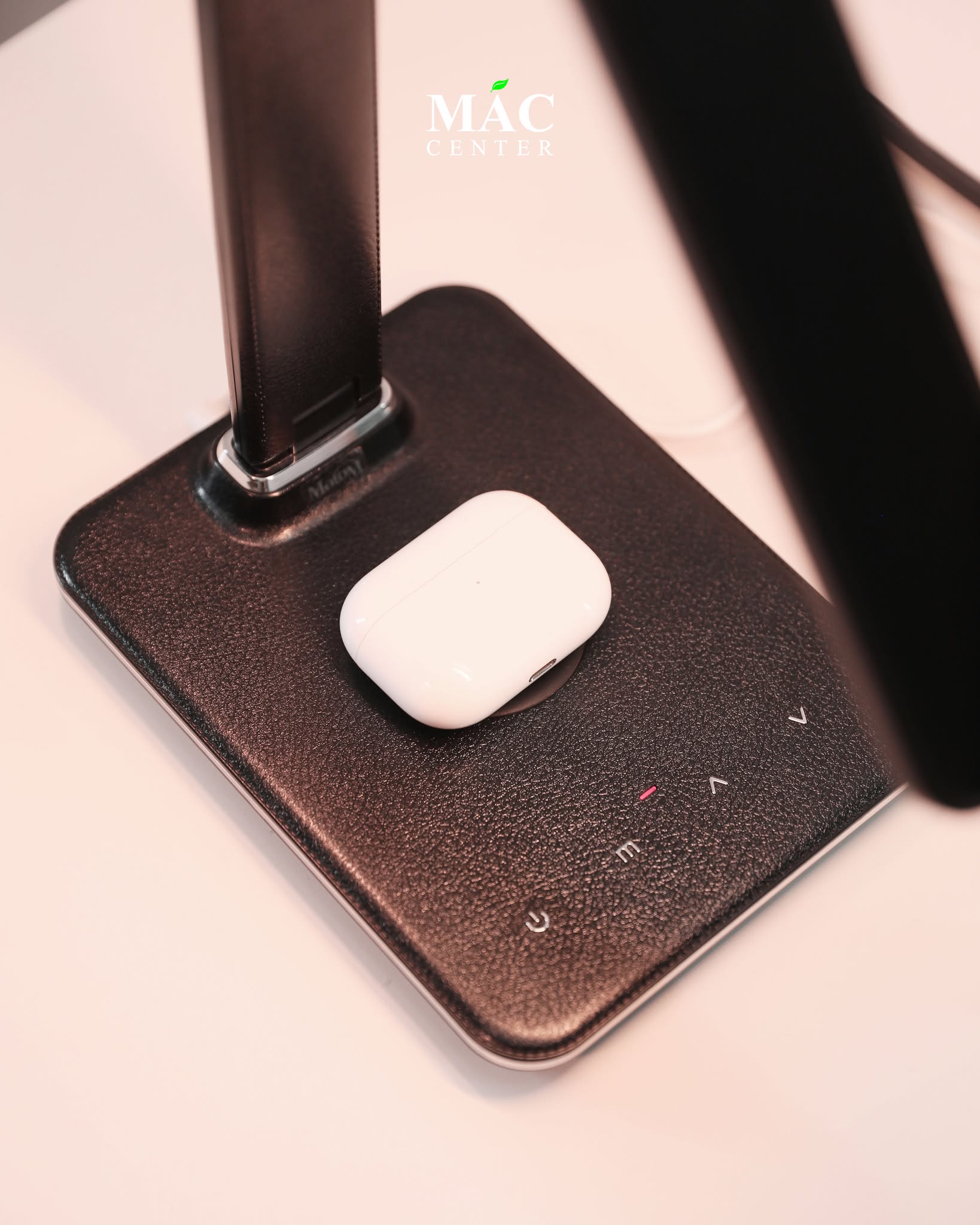 Đèn bàn Motom GST006 Đèn bàn Motom GST006