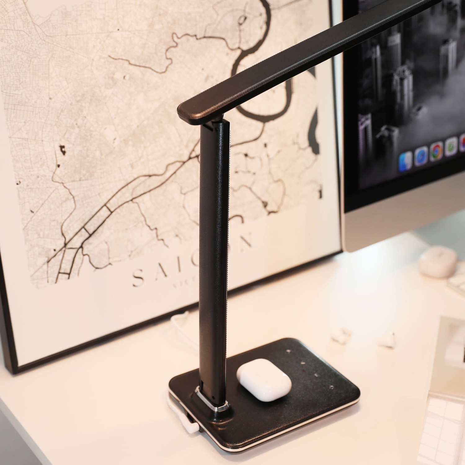 Đèn bàn Motom GST006 (Black) Đèn bàn Motom GST006 (Black)