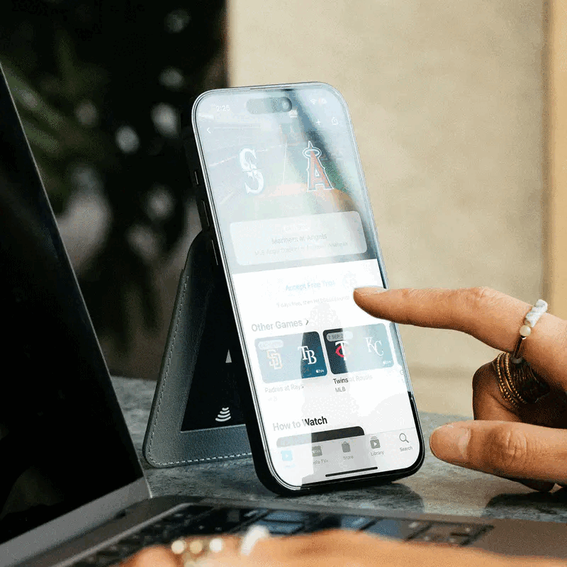 Ví da Native Union Active Wallet Stand